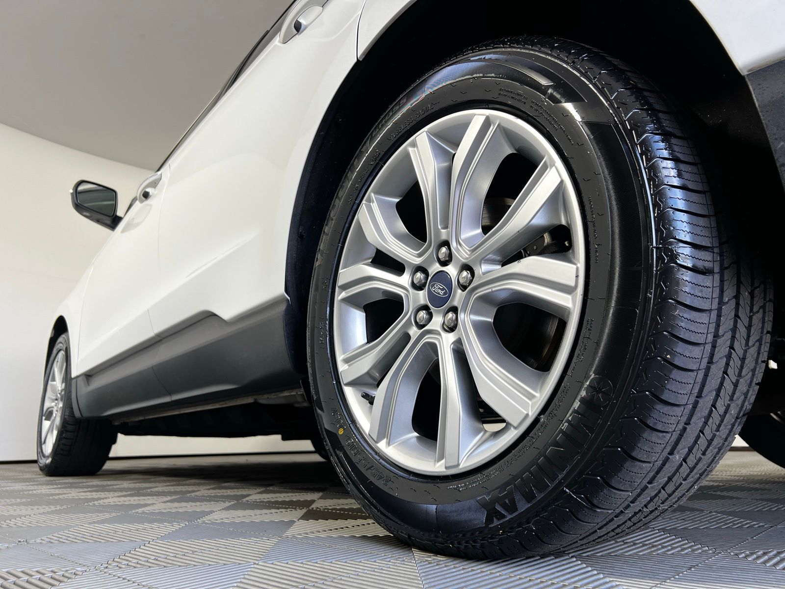 Thumbnail: 2020 Ford Edge - 29