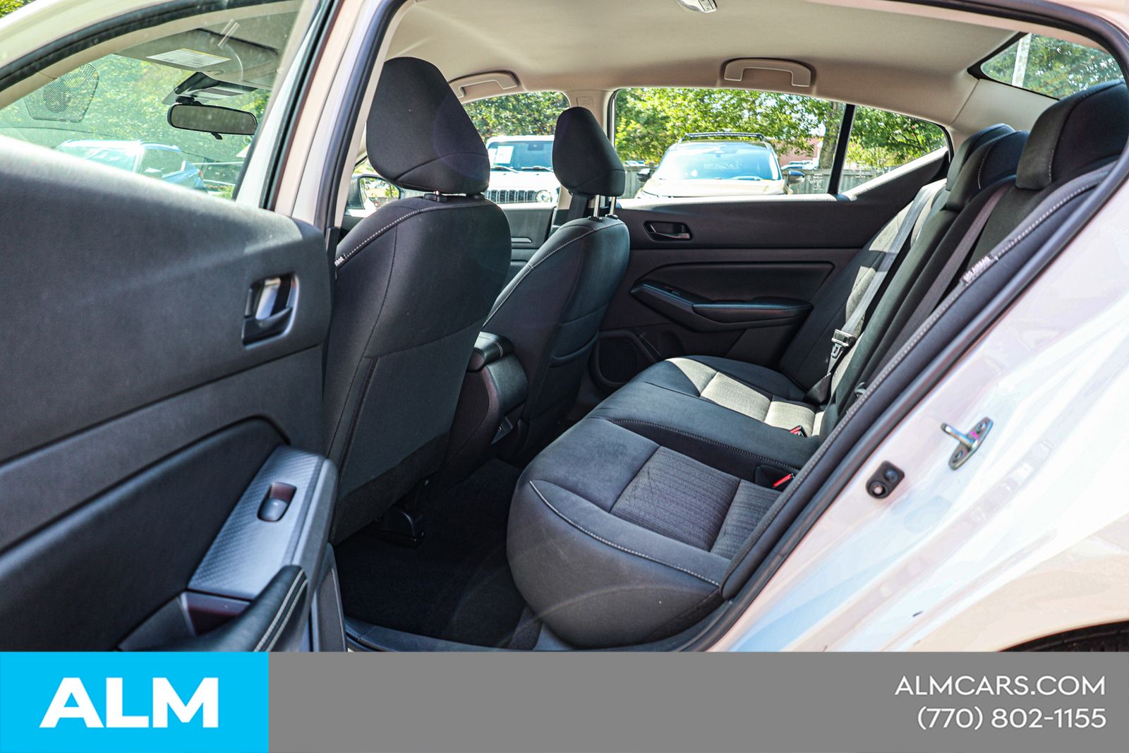 Used 2025 White Nissan 2.5 SV image 18