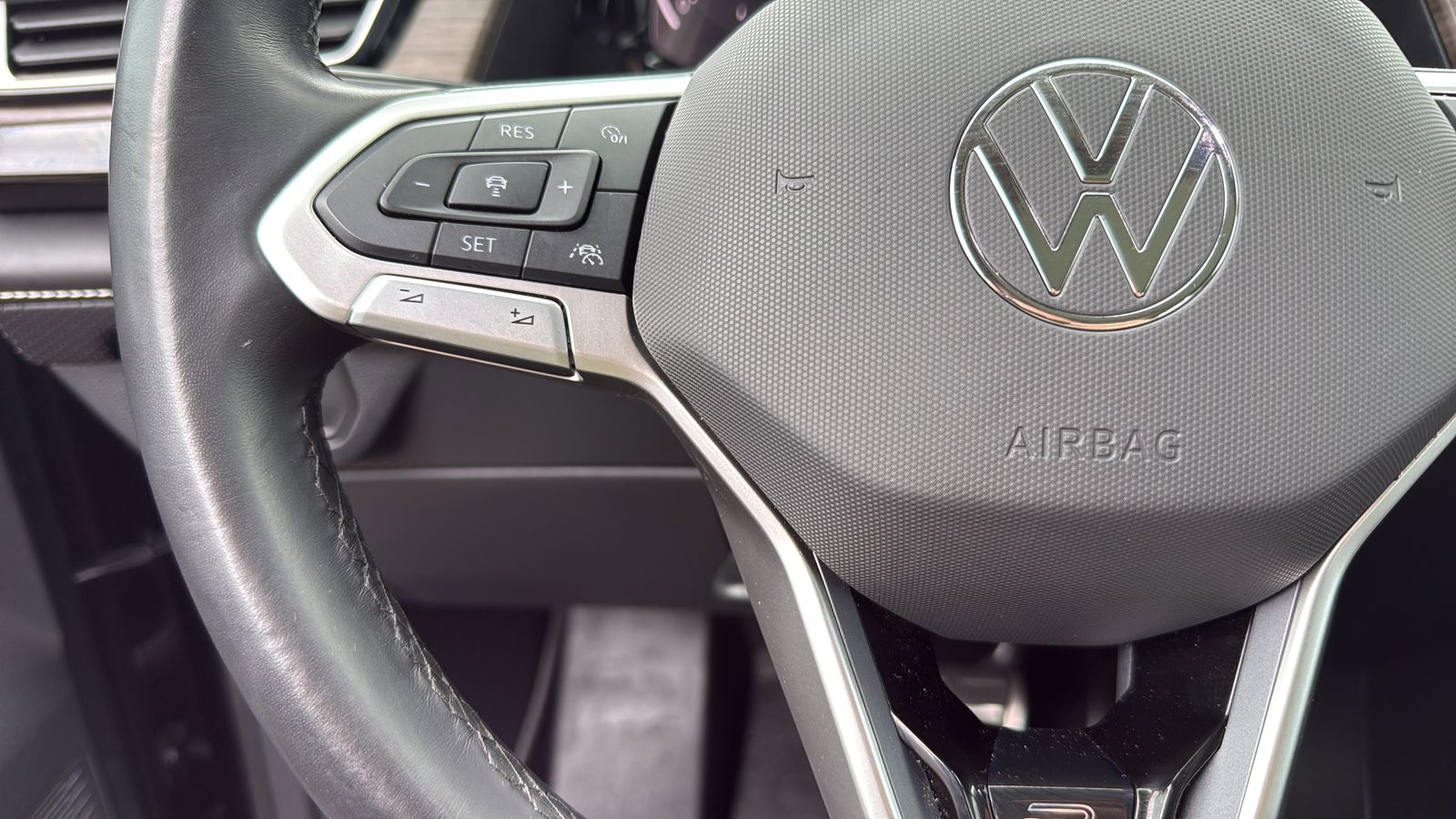 Used Car 2024 Volkswagen Atlas  2.0t Sel Premium R-line For Sale Under $40,000 In Austin, Texas