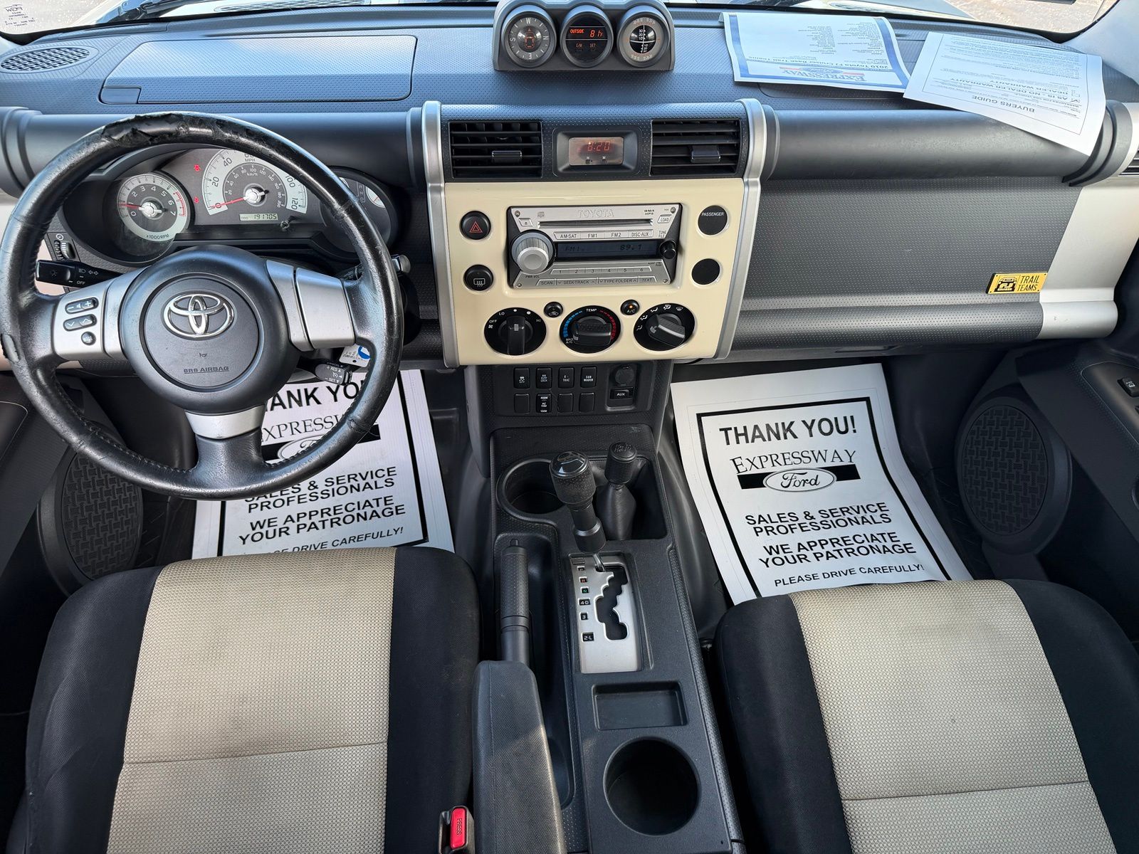 2010 Toyota FJ Cruiser image 16