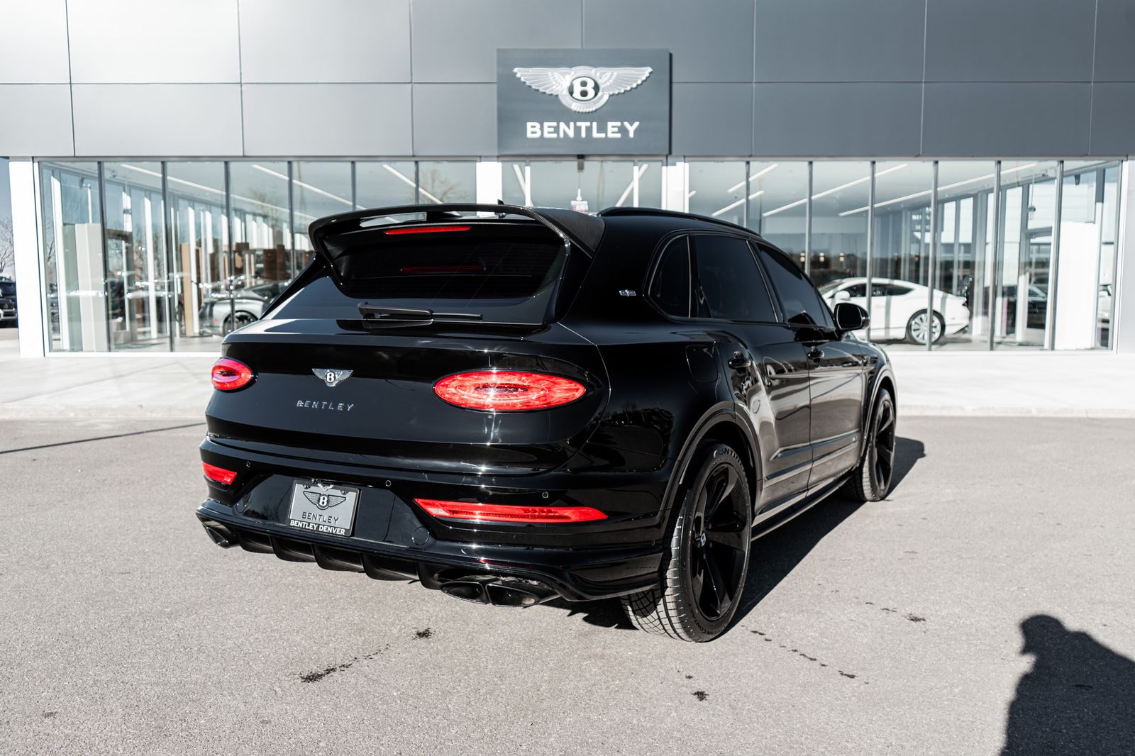 2021 Bentley Bentayga V8 photo 3