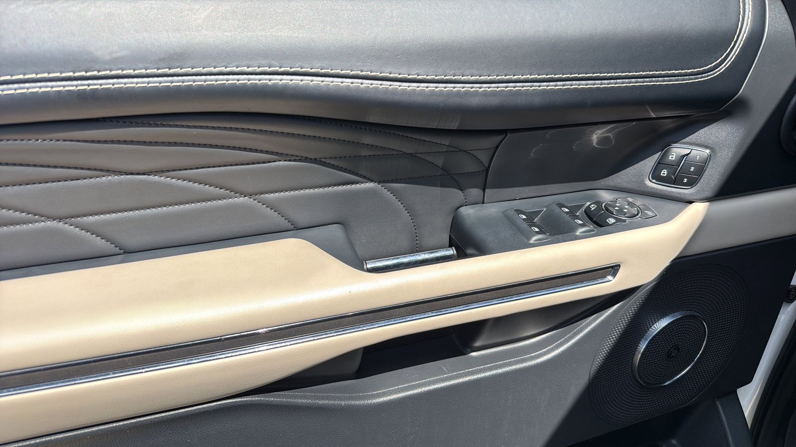 Used Car 2023 Ford Expedition Max  Platinum For Sale Under $60,000 In Austin, Texas