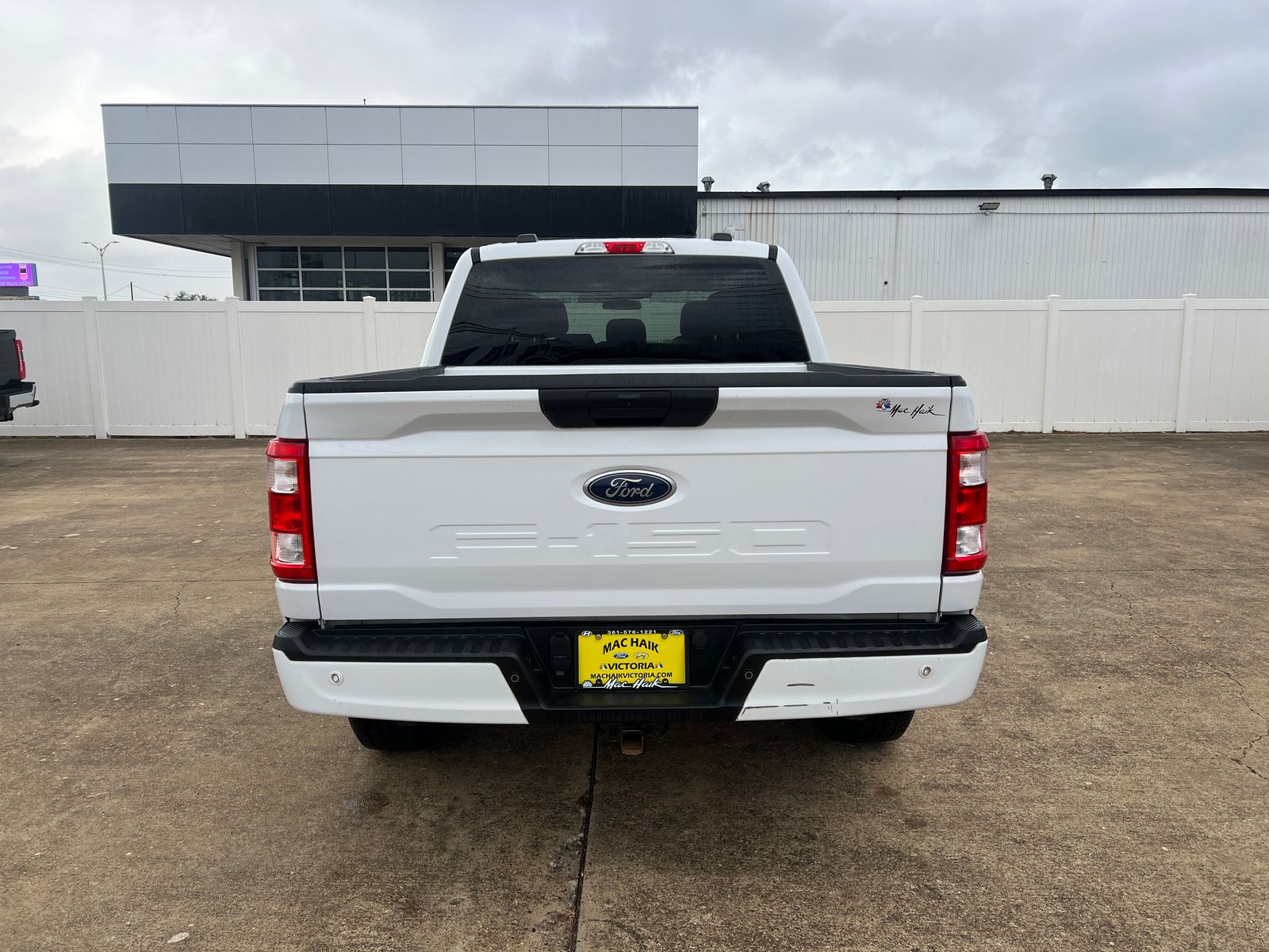 View vehicle photo 4