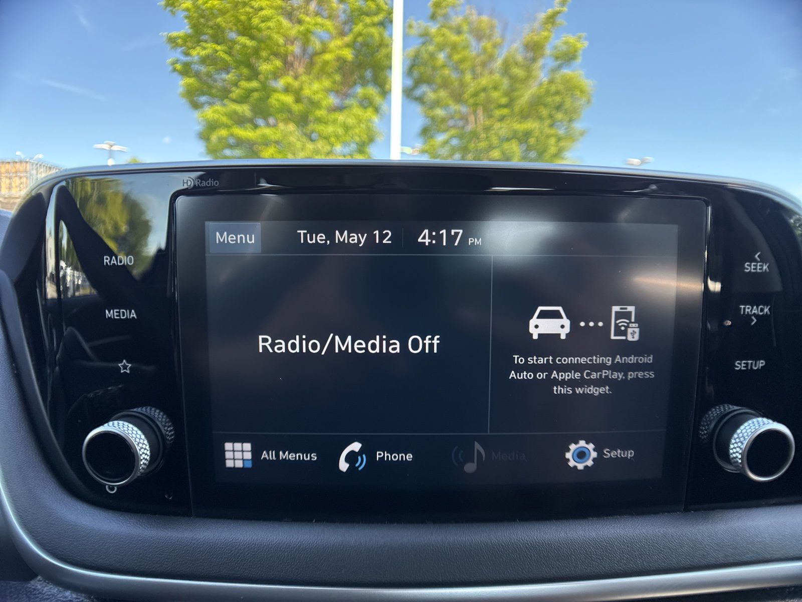 Used 2021 Blue Hyundai SE image 5