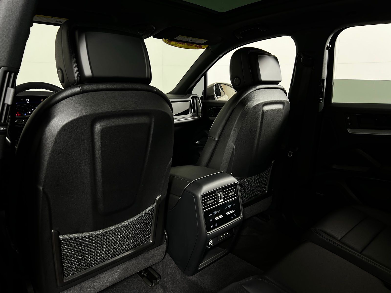 Thumbnail: 2024 Porsche Cayenne - 24