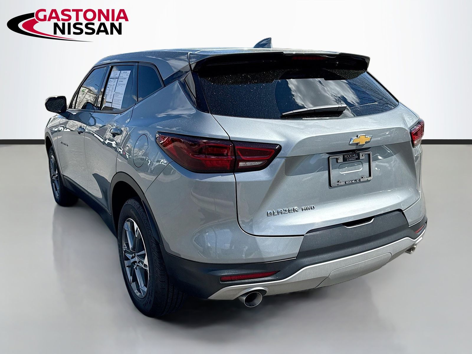 View vehicle photo 6