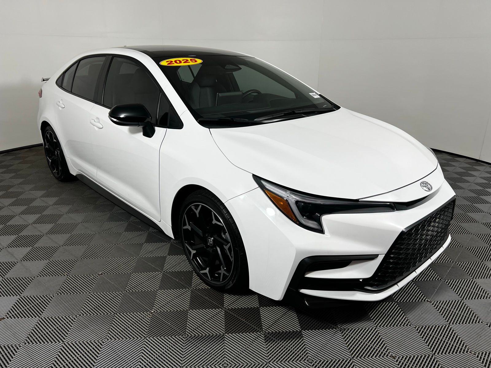 Thumbnail: 2025 Toyota Corolla - 3