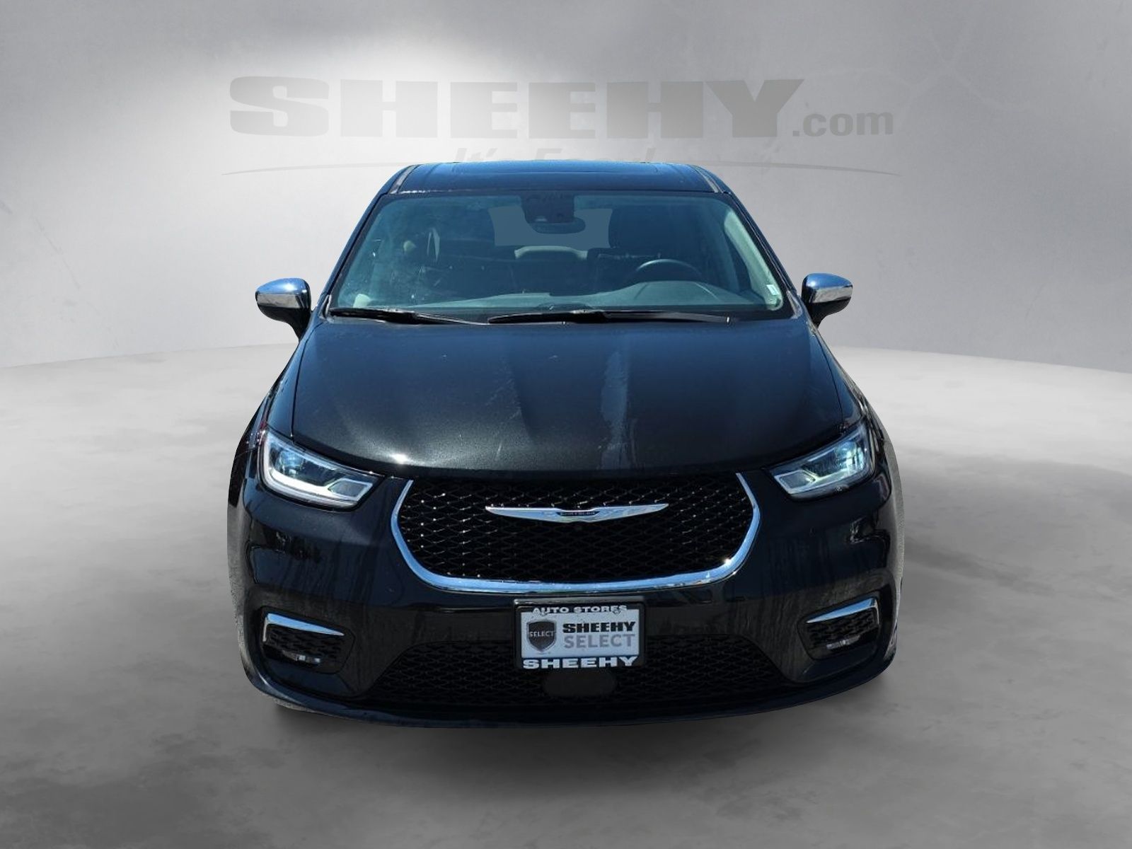 Used 2023 Black Chrysler Limited image 18