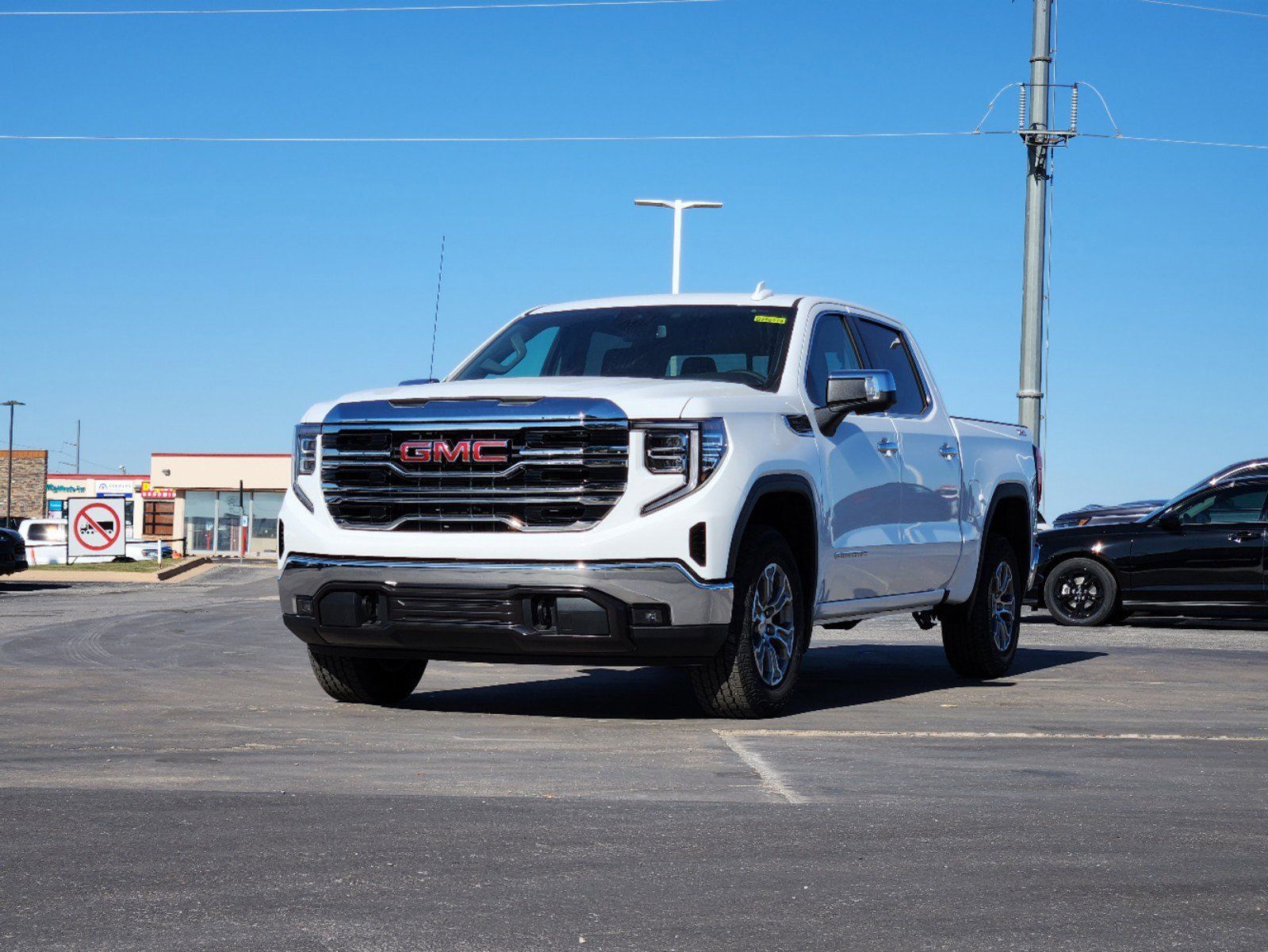 2025 GMC Sierra 1500 SLT 2