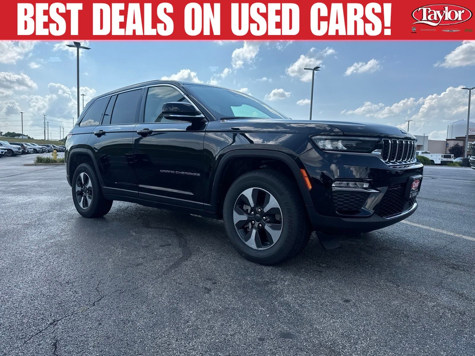 Diamond Black Crystal Pearlcoat 2024 Jeep Grand Cherokee 4xe SUV / Crossover Four-Wheel Drive 8-Speed Automatic