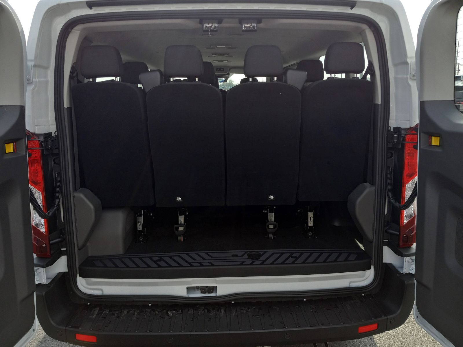 2026 Ford Transit-350 image 11