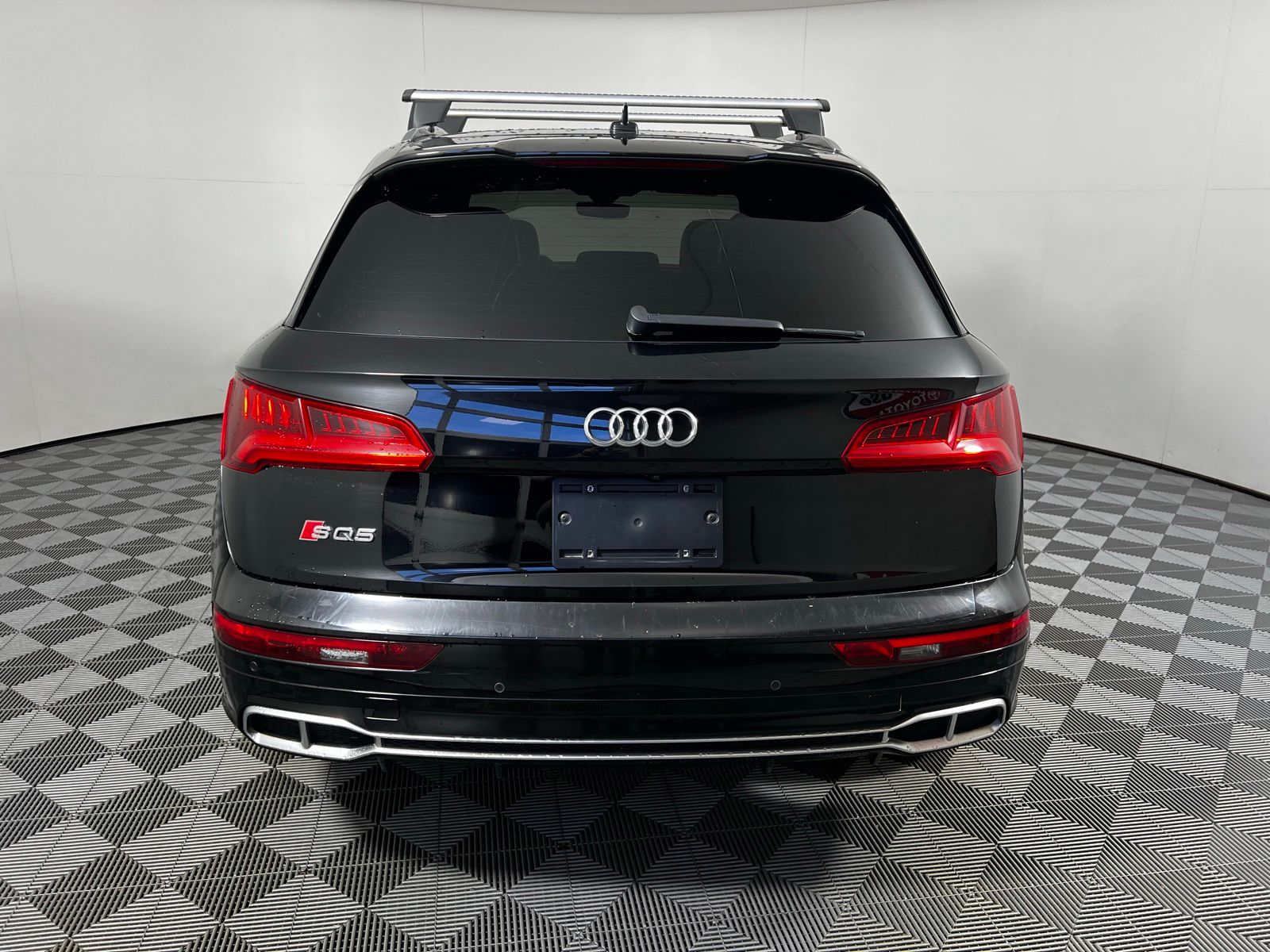 Thumbnail: 2018 Audi SQ5 - 6