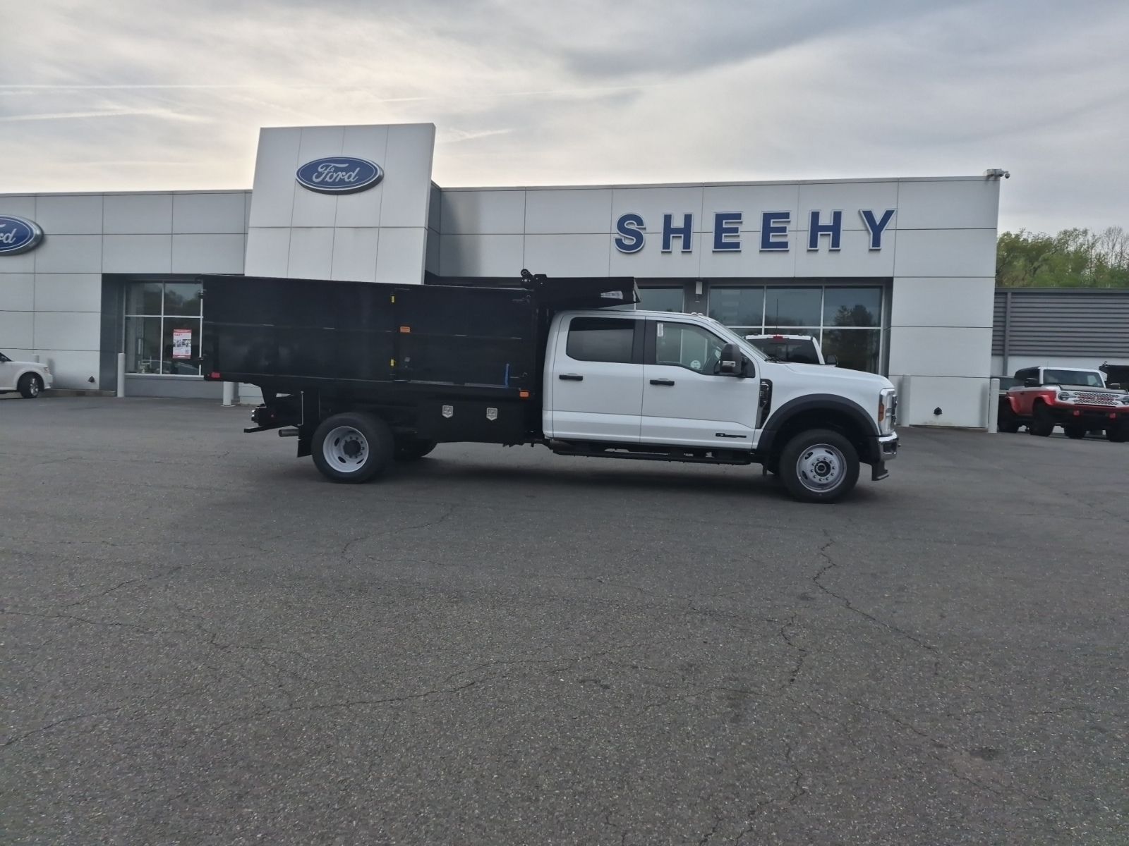 2026 Ford F-550 Super Duty Chassis Cab