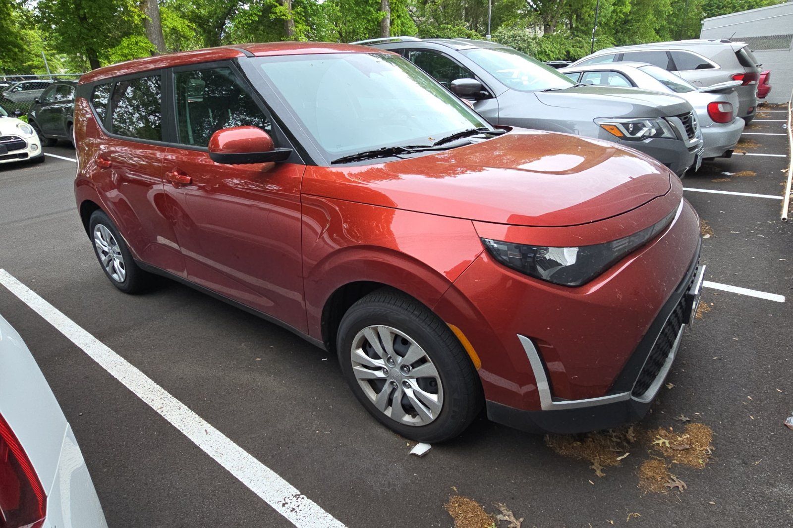 View vehicle photo 2