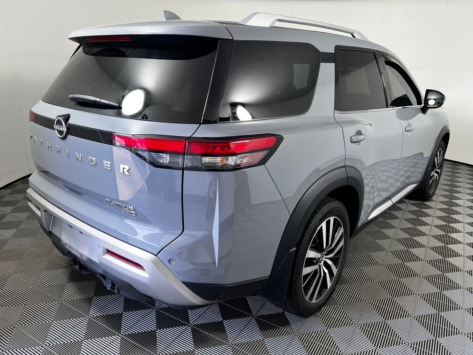 Thumbnail: 2023 Nissan Pathfinder - 5