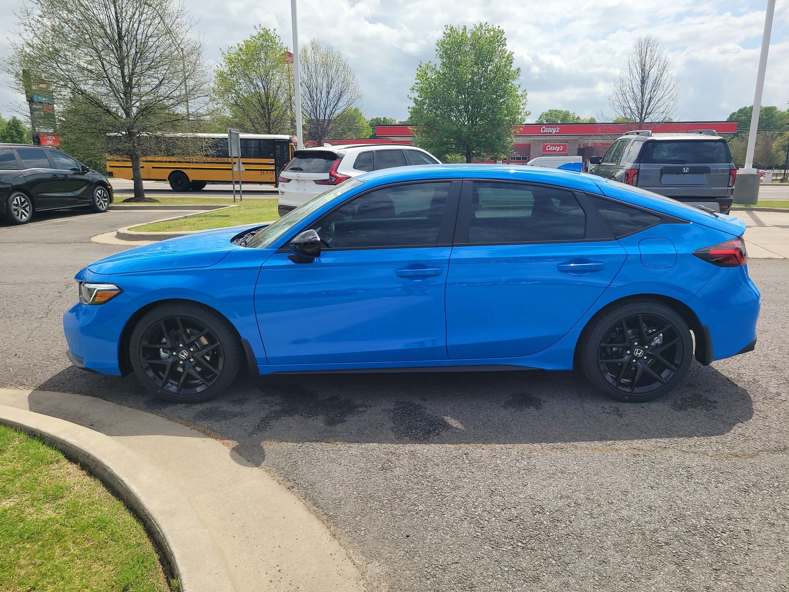 View vehicle photo 6