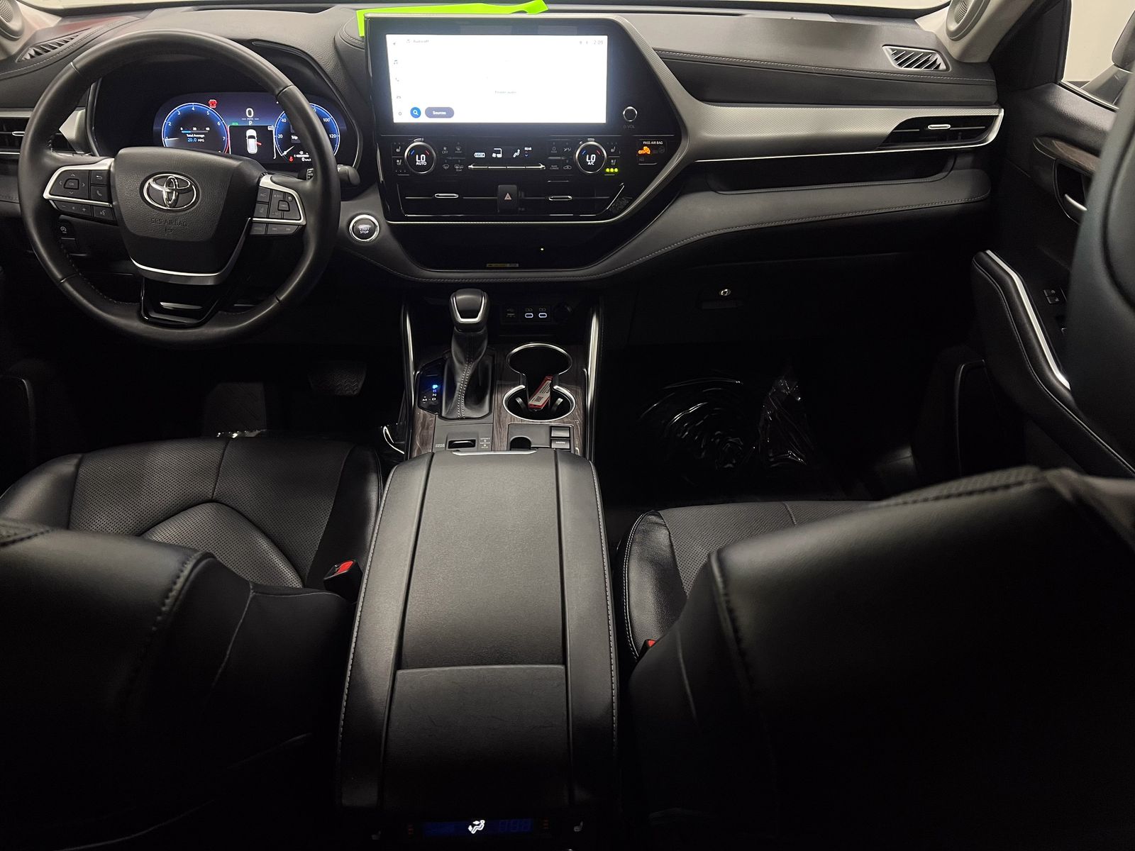 used 2023 Toyota Highlander car, priced at $39,388