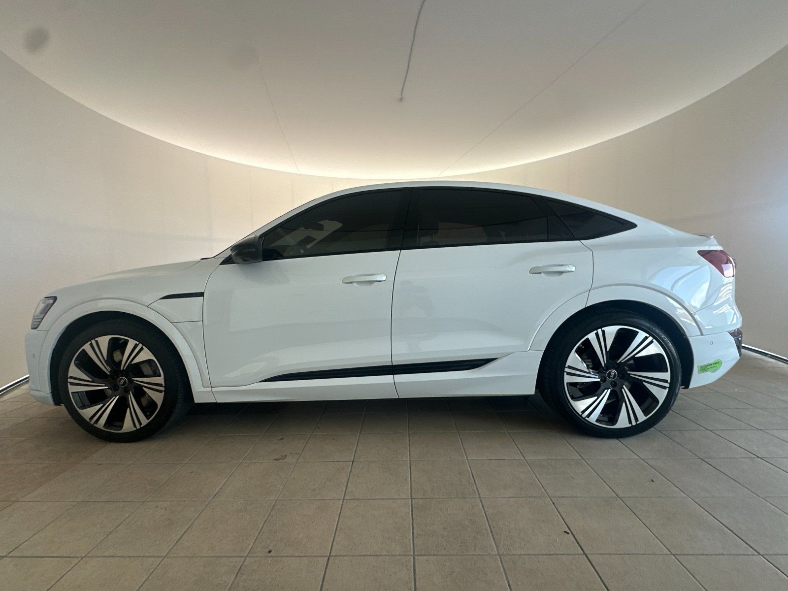 2024 Audi Q8 Sportback e-tron Prestige — full photo 3 of 27