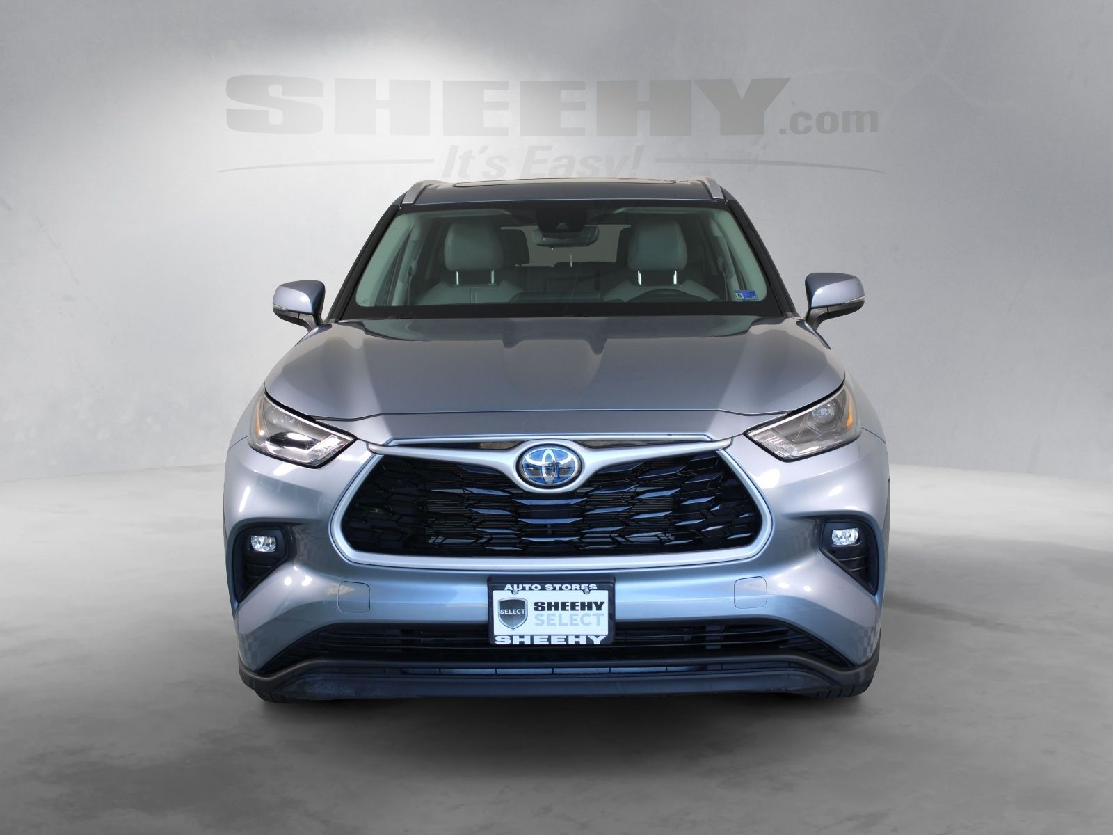 Used 2023  Toyota XLE image 17