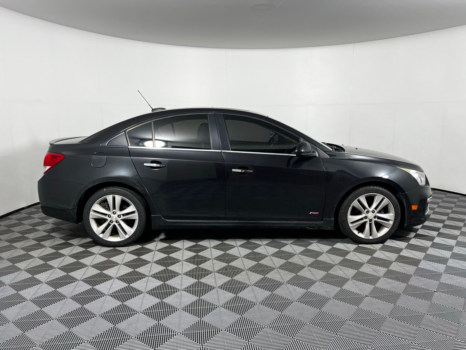Thumbnail: 2015 Chevrolet Cruze - 4