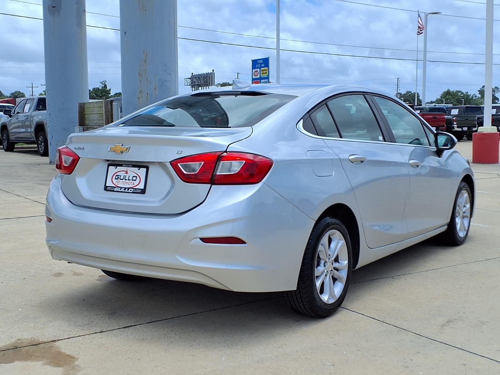 2019 Chevrolet Cruze LT Silver at Community Honda