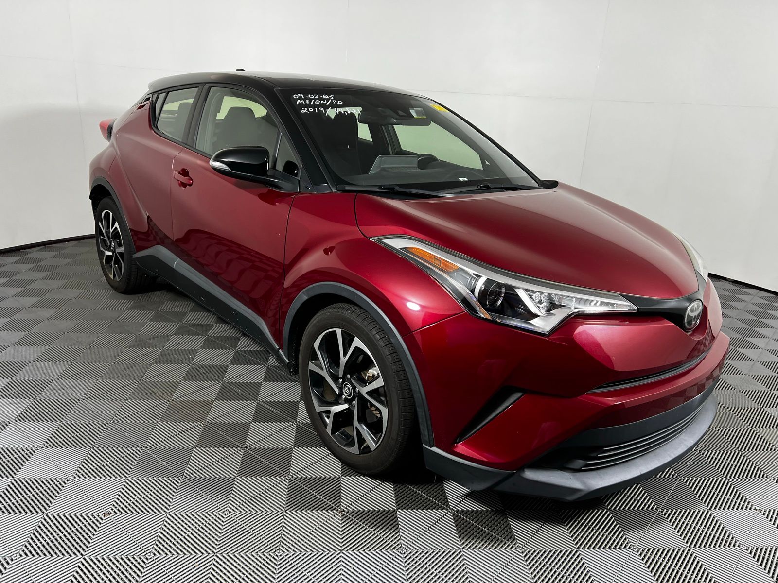 Thumbnail: 2019 Toyota C-HR - 3