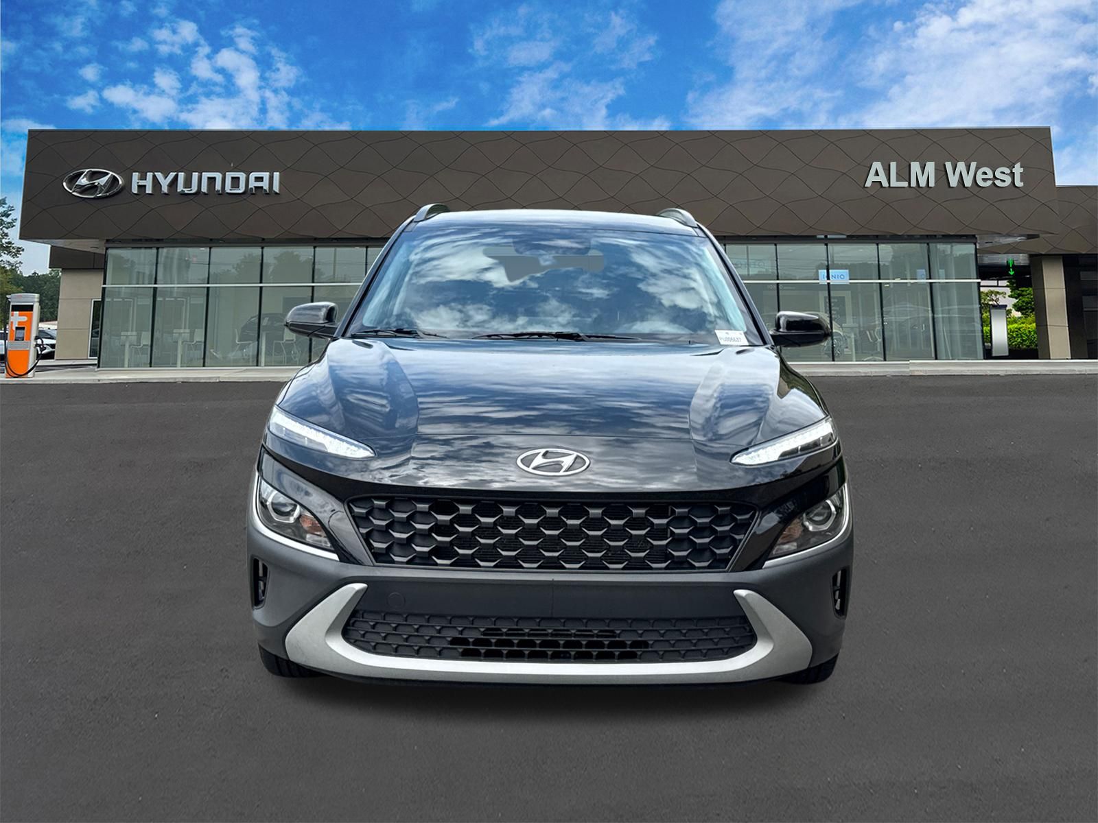Used 2023 Black Hyundai SEL image 2