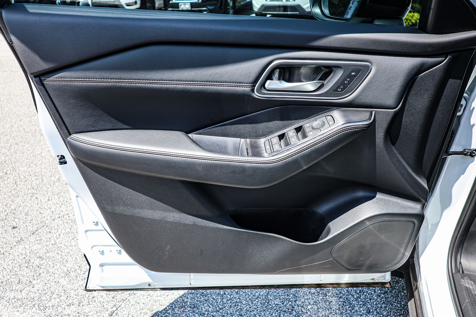 2025 Nissan Rogue Platinum photo 36