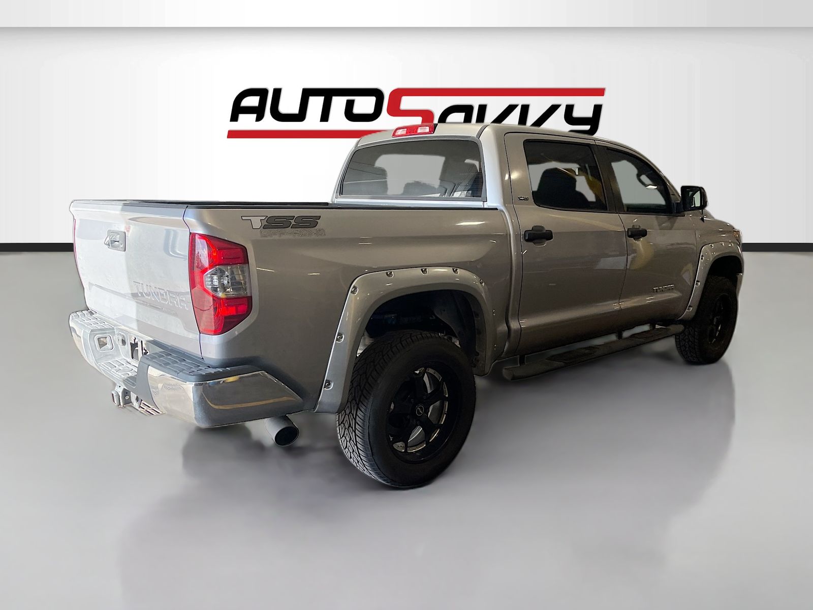 Used 2014 Silver Toyota SR5 image 7