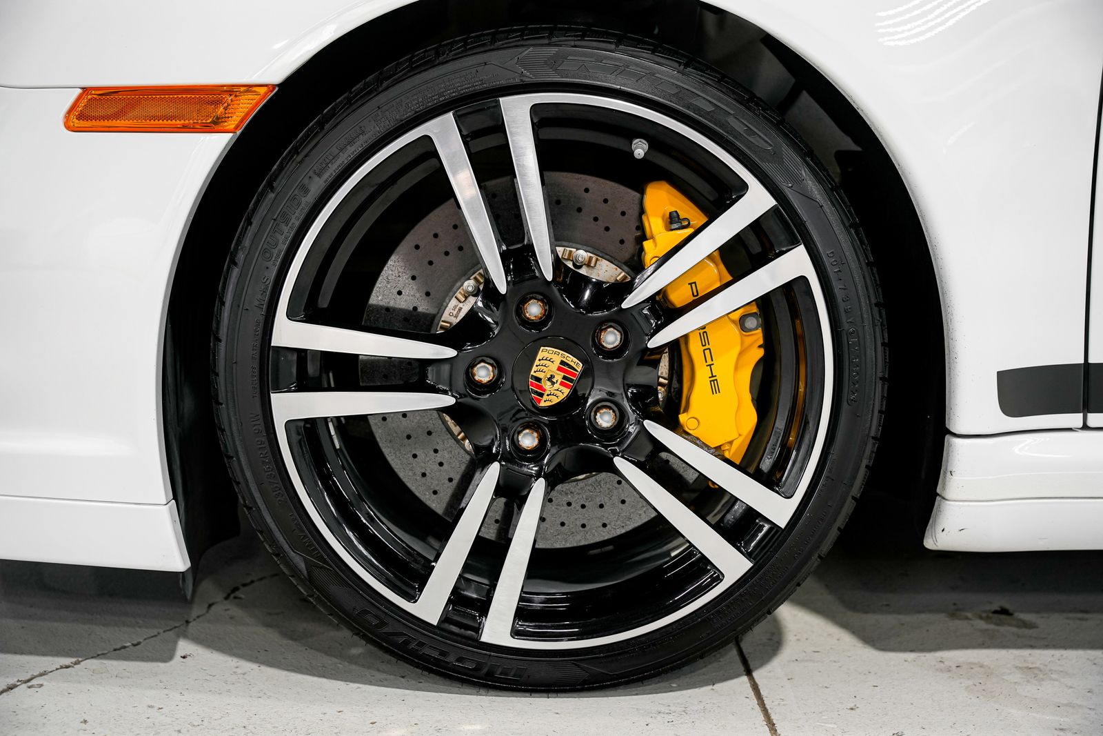 2011 Porsche 911 Turbo S — photo 52