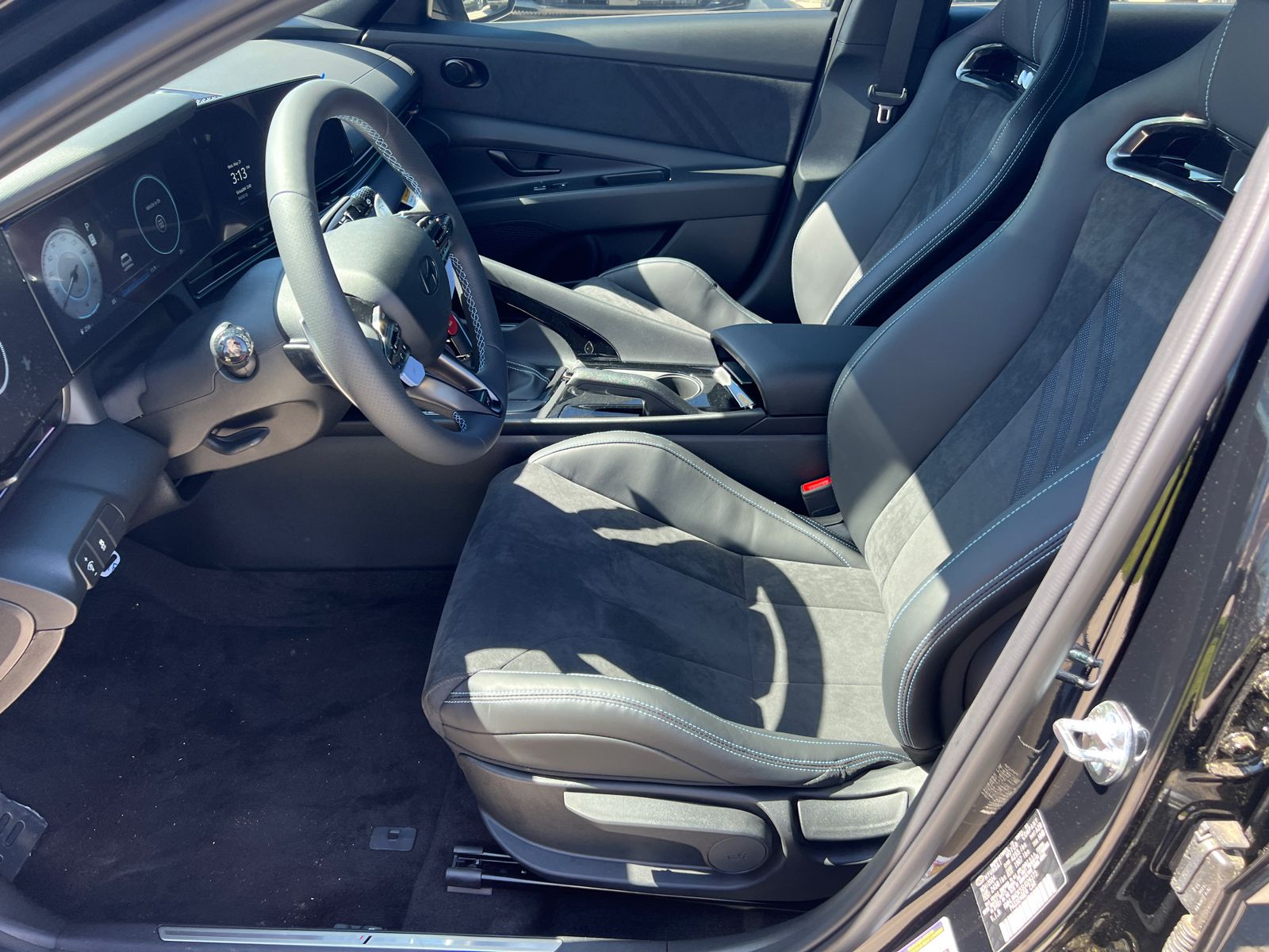 2025 Hyundai Elantra N Base photo 9