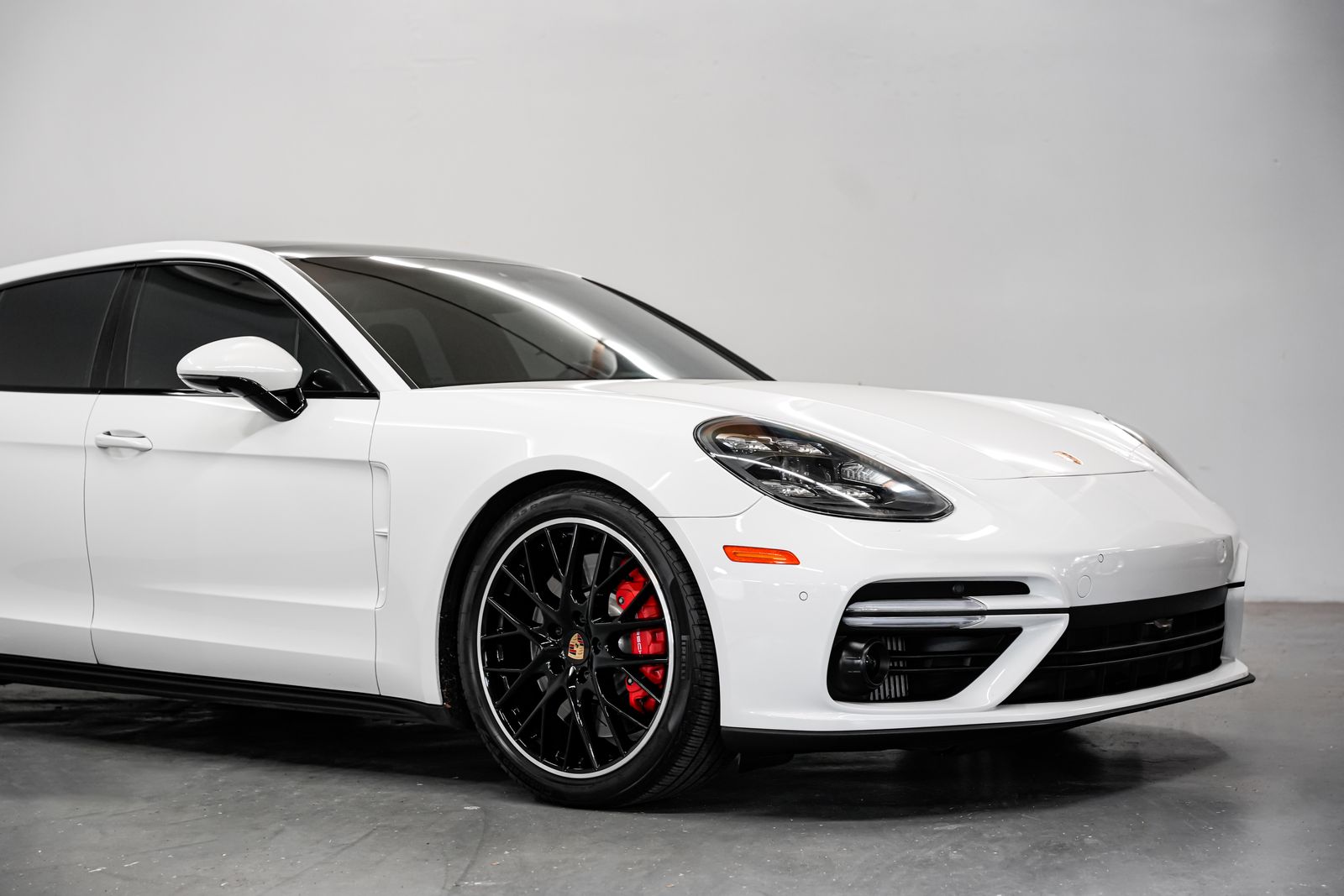 2018 Porsche Panamera Sport Turismo Turbo — photo 46