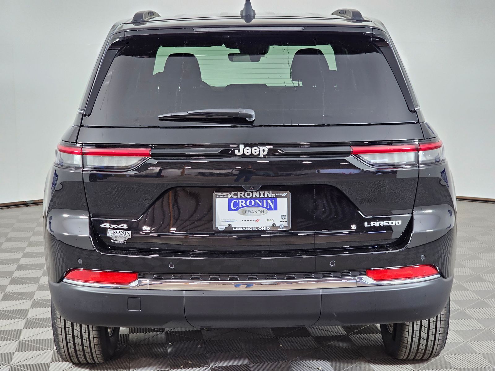 View vehicle photo 4