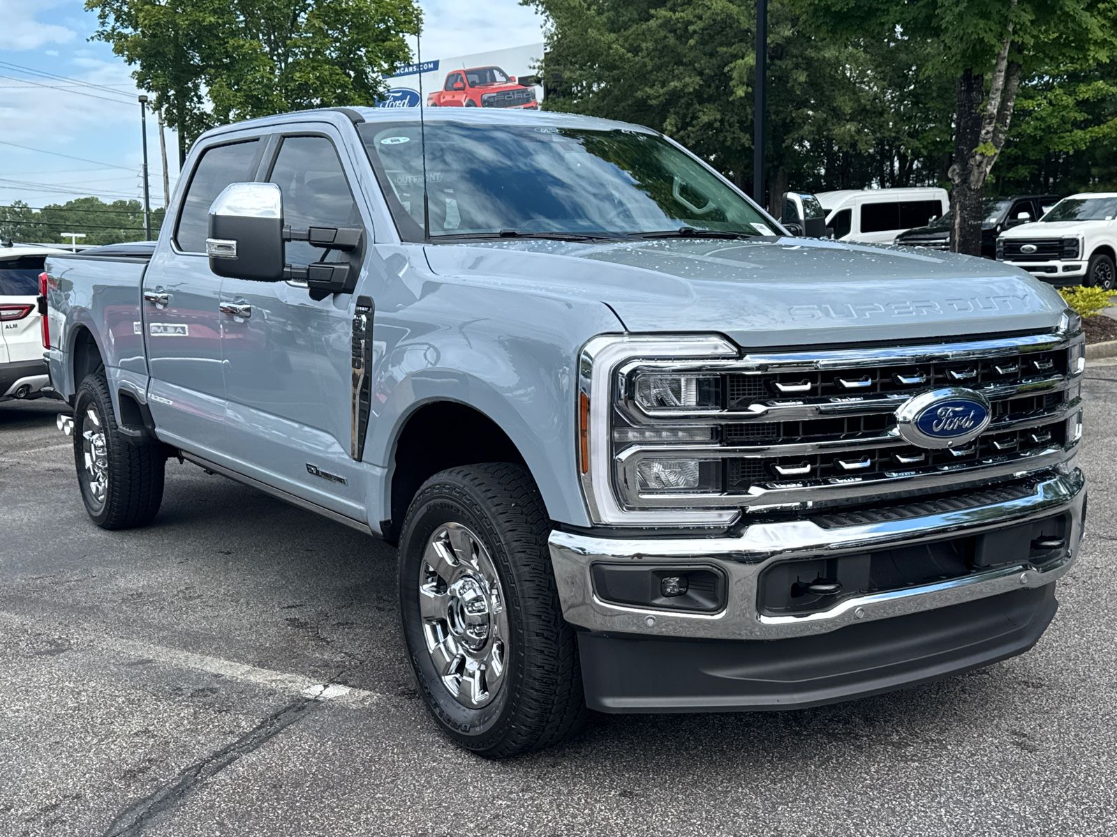 2025 Ford F-250 Lariat photo 2