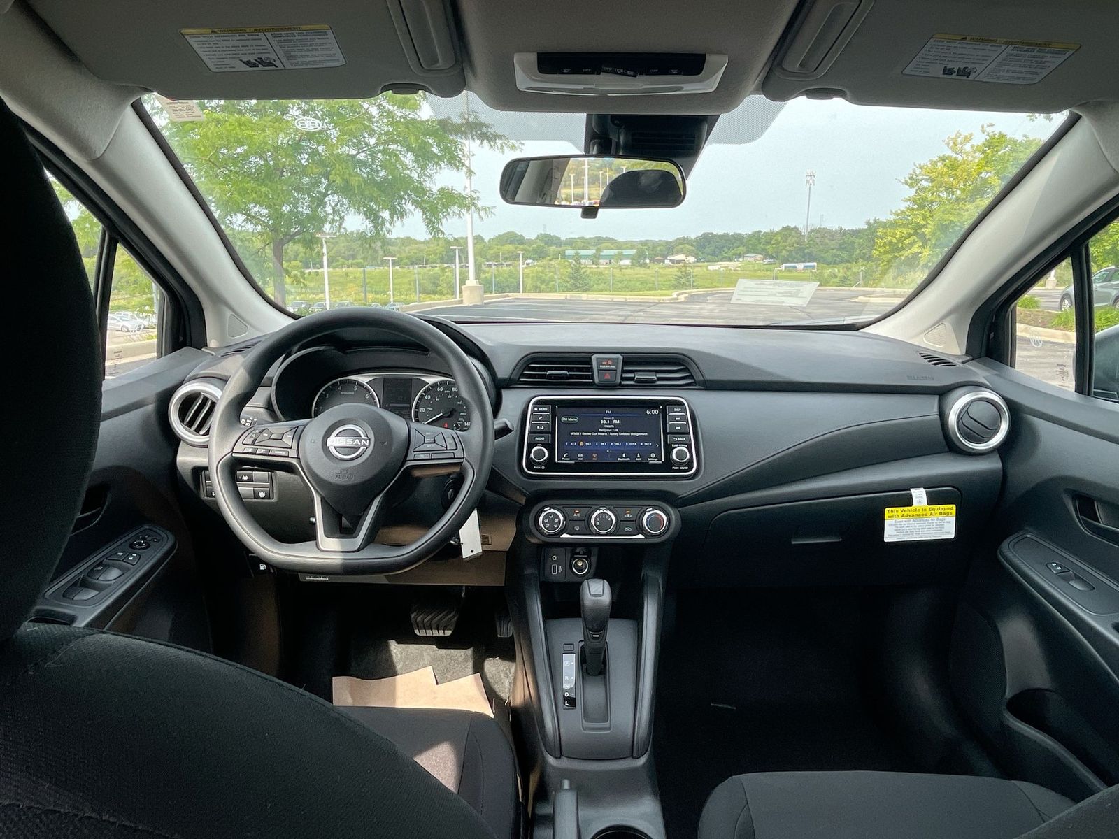 2024 Nissan Versa 1.6 S 23