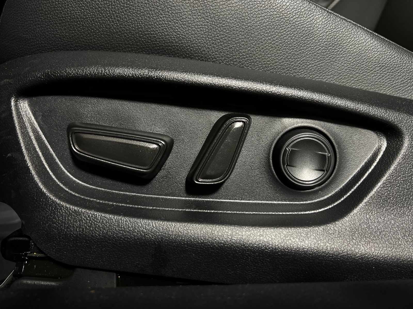 Thumbnail: 2025 Toyota Camry - 14