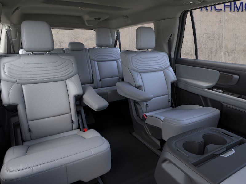 New 2026 Star White Metallic Tri-Coat Ford Platinum image 11