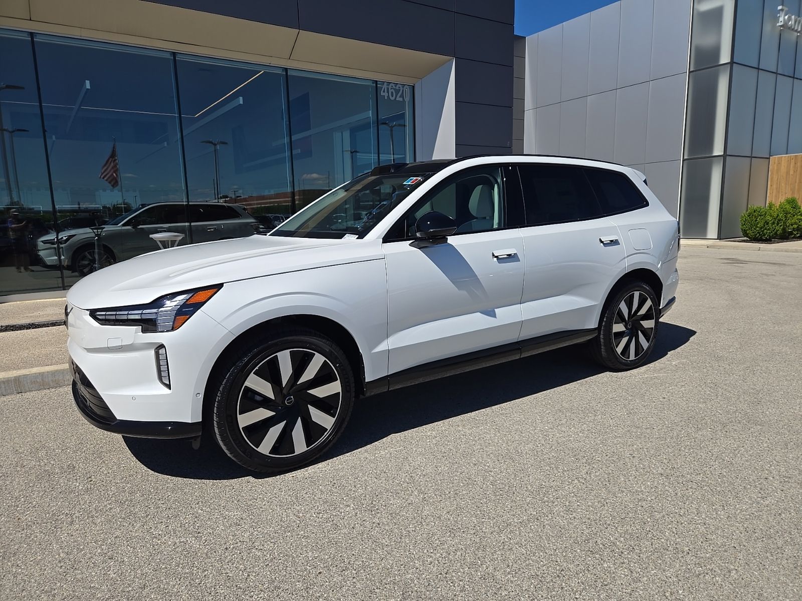 Crystal White 2025 Volvo EX90 SUV / Crossover All-Wheel Drive 1-Speed Automatic