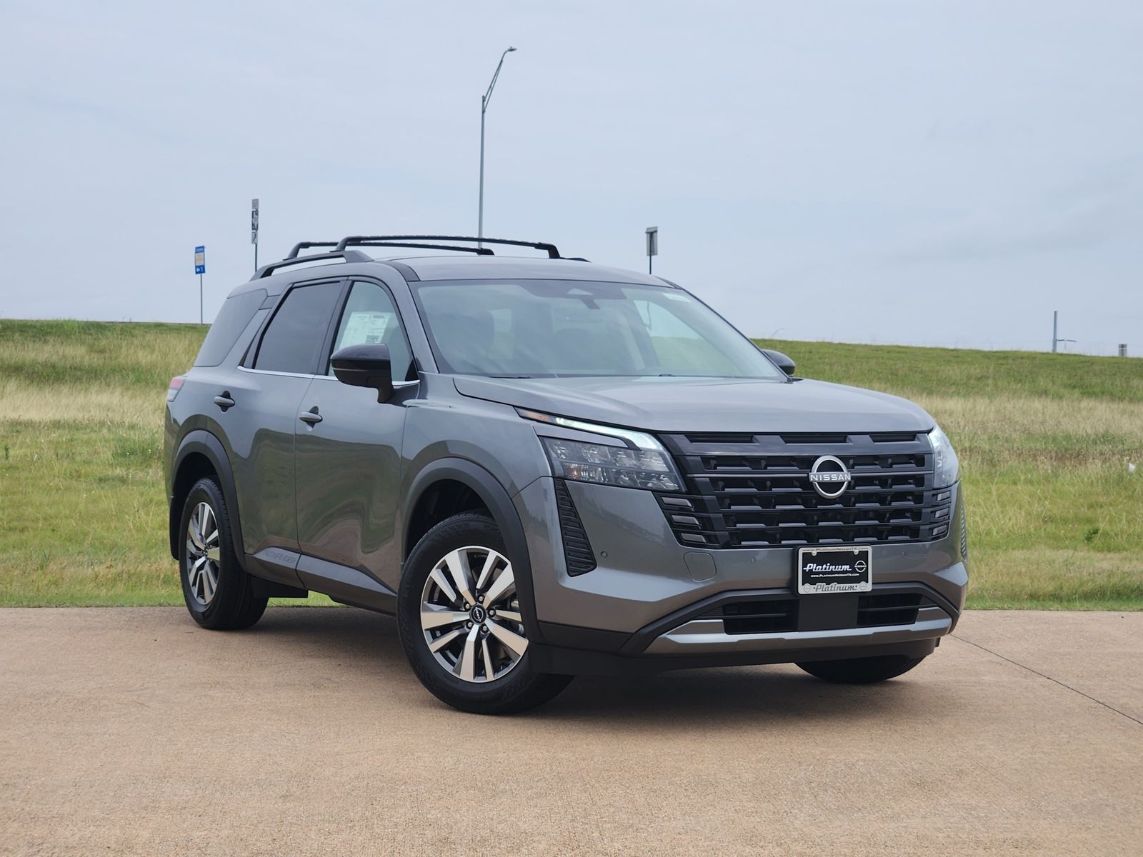 Gray (Gun Metallic) 2026 Nissan Pathfinder SUV / Crossover Front-Wheel Drive 9-Speed Automatic