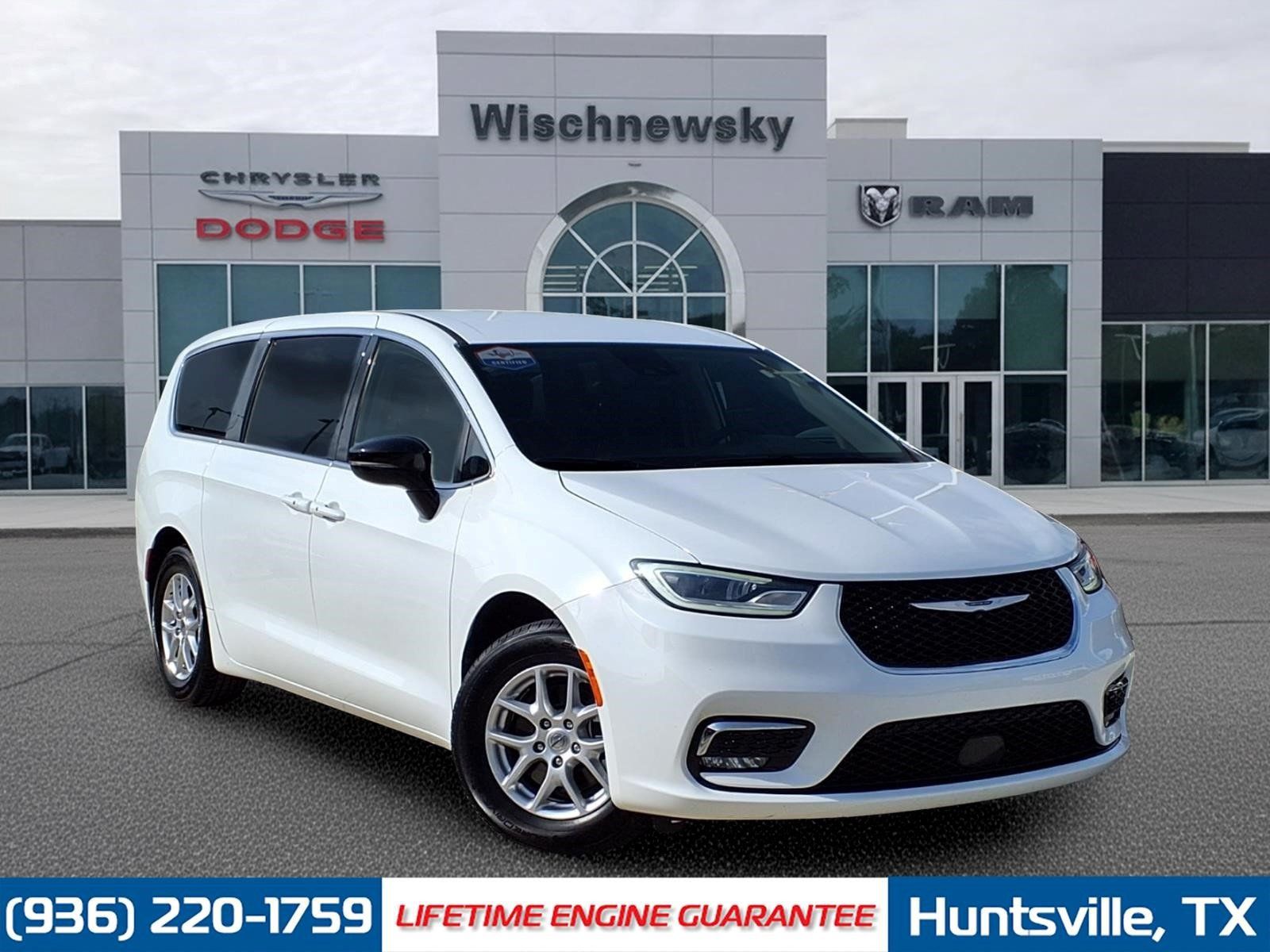 Bright White Clearcoat 2024 Chrysler Pacifica Minivan Front-Wheel Drive 9-Speed Automatic