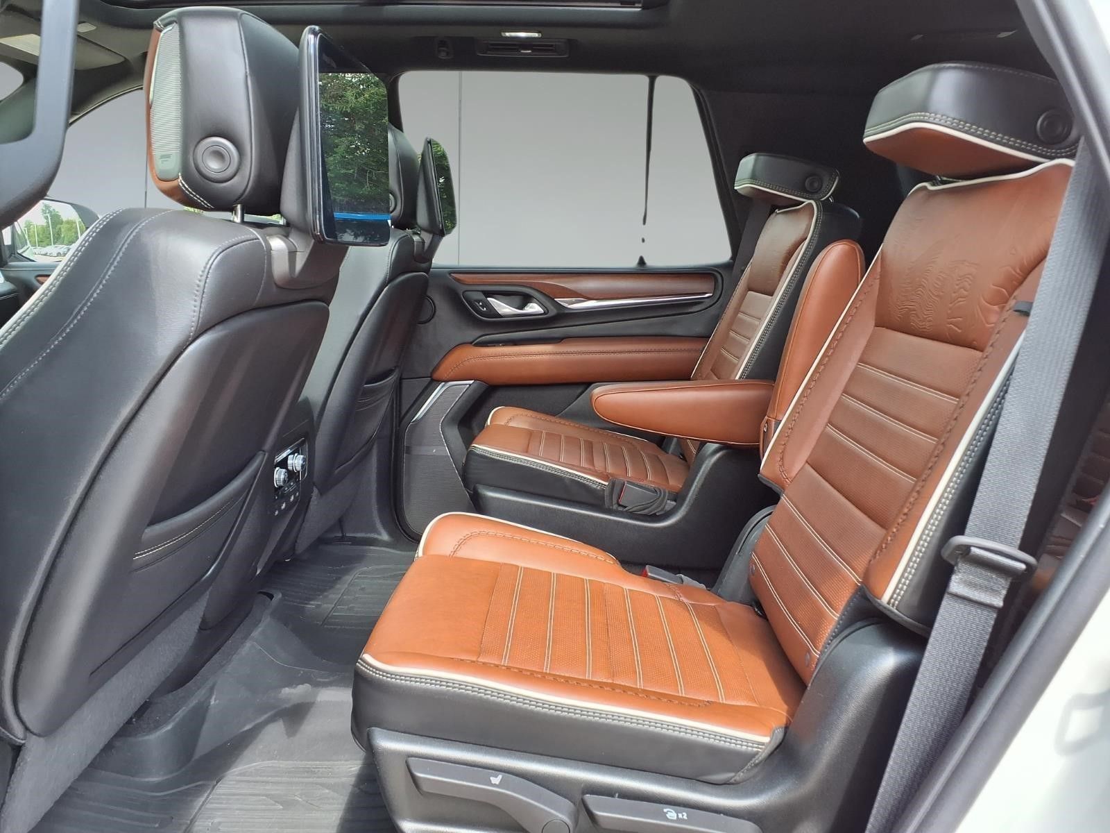 2023 GMC Yukon Denali Ultimate White at DeMontrond Auto Country