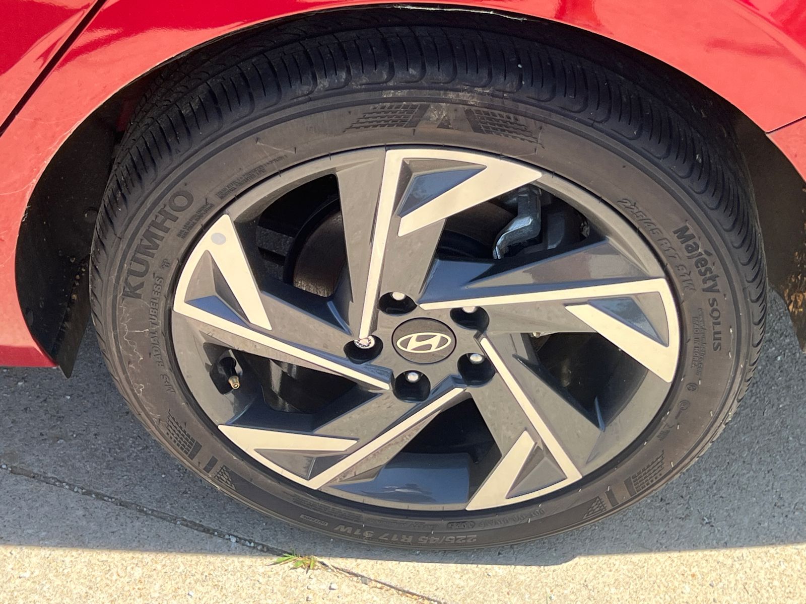 Used 2025 Red Hyundai SEL Sport image 19