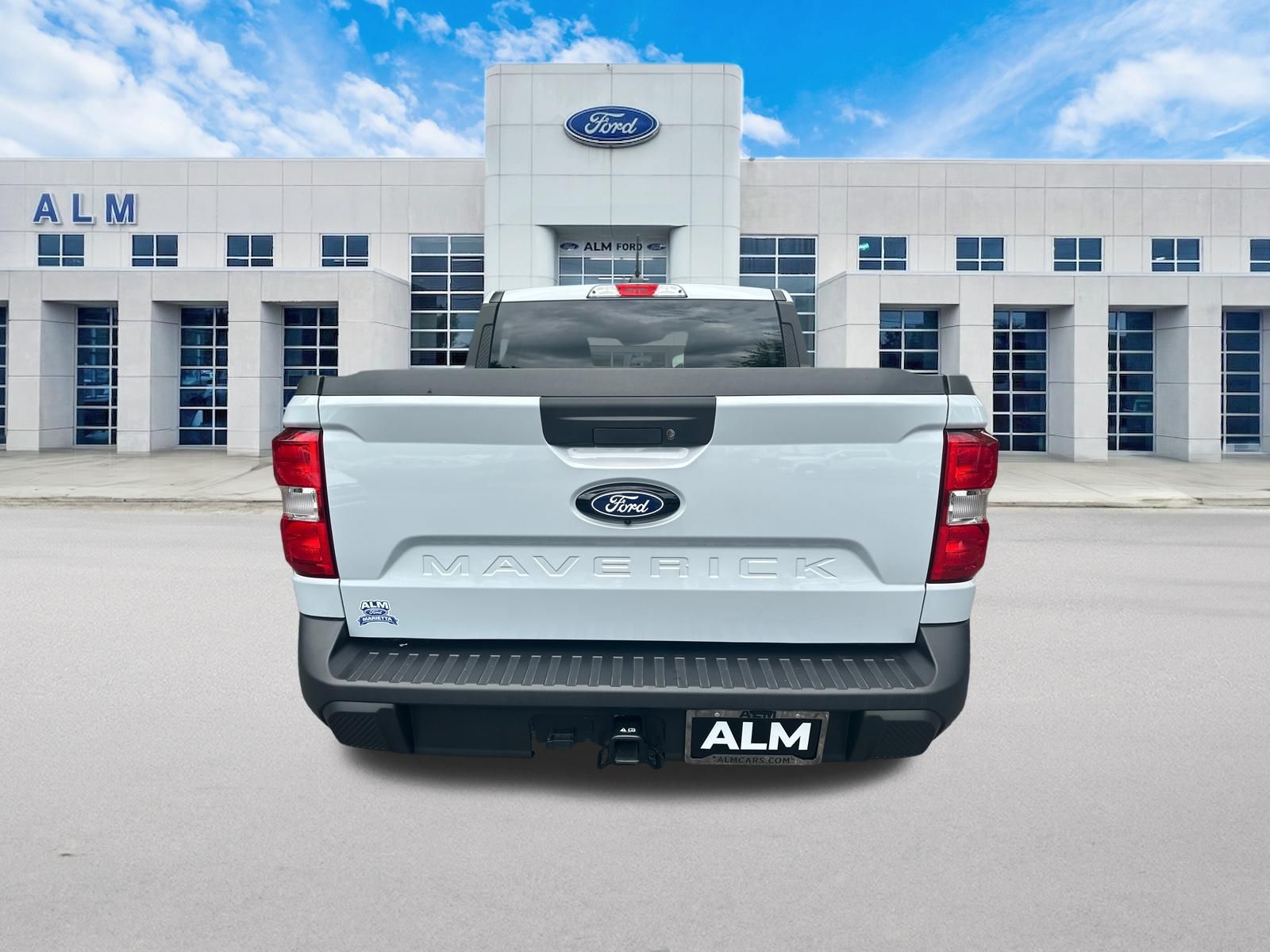 New 2026 Space White Metallic Ford XLT image 7