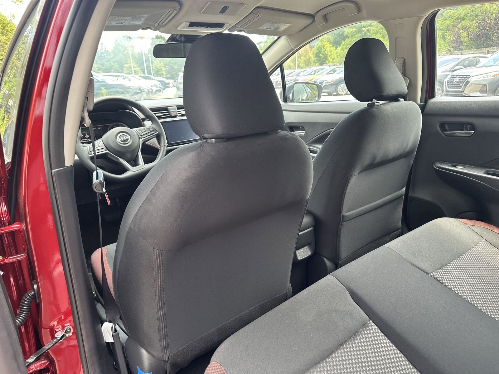 2025 Nissan Versa 1.6 SR photo 18