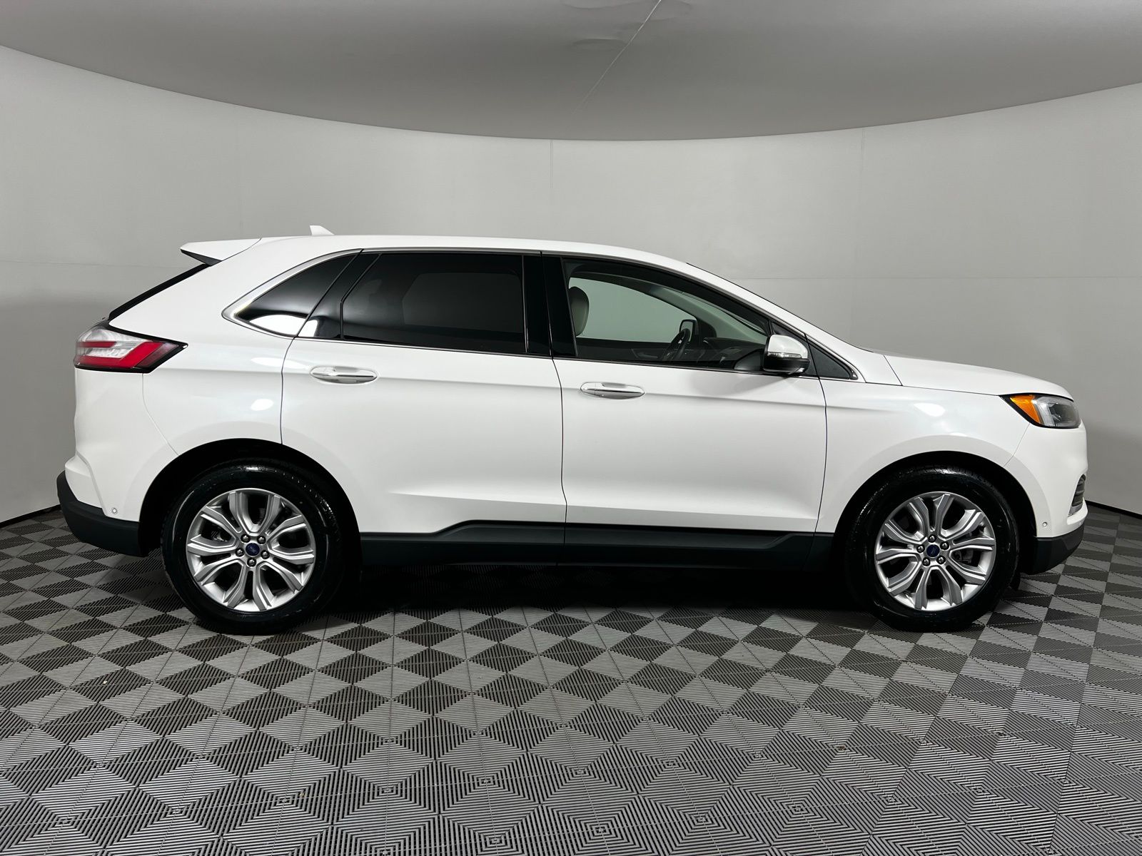 Thumbnail: 2020 Ford Edge - 4