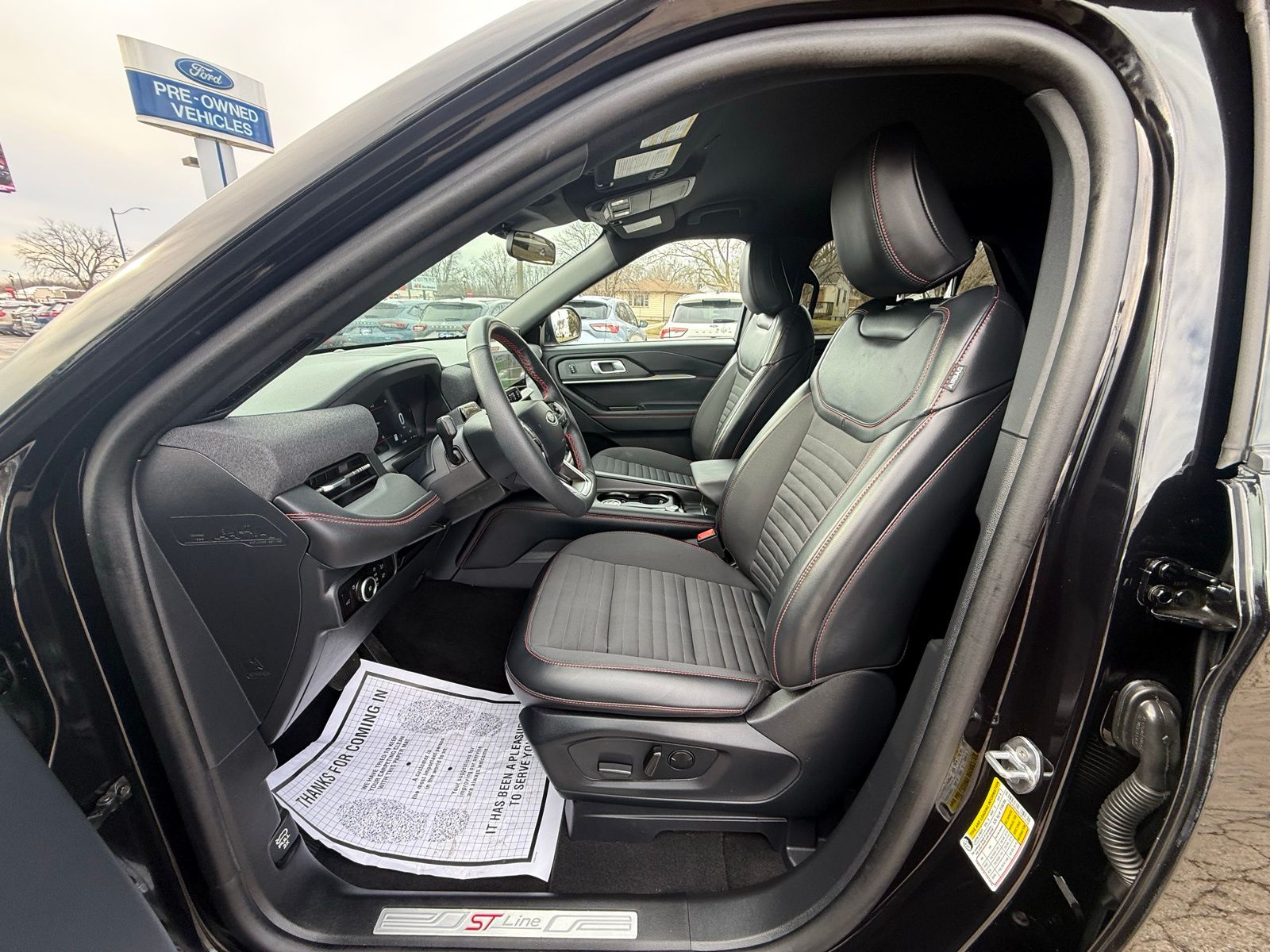 2025 Ford Explorer ST-LINE 4WD (PL535)'s photo