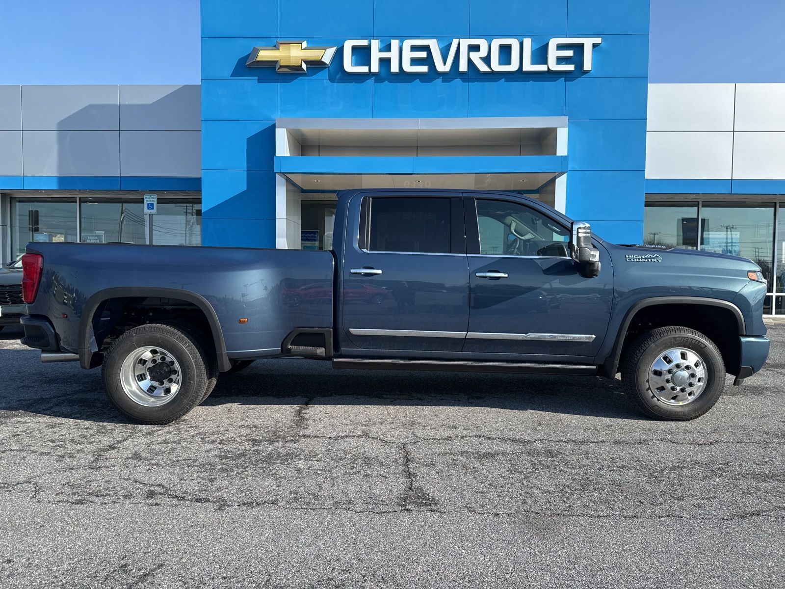 2026 Chevrolet Silverado 3500HD High Country Crew Cab 4WD