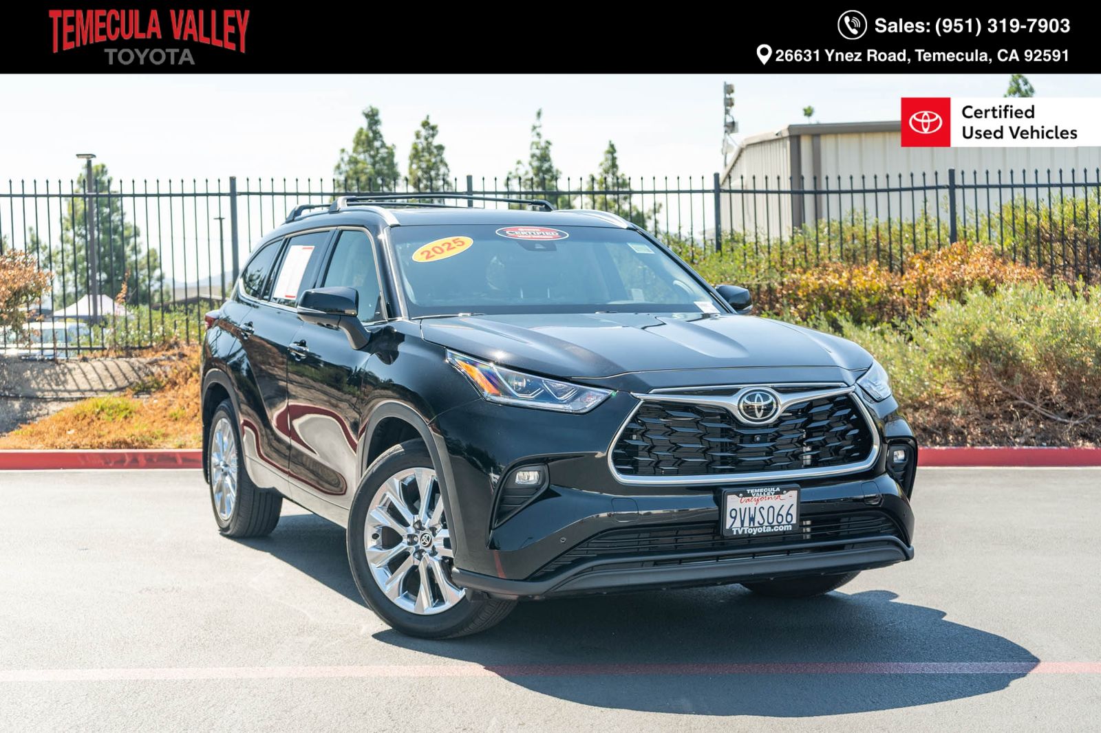 Midnight Black Metallic 2025 Toyota Highlander SUV / Crossover Front-Wheel Drive 8-Speed Automatic