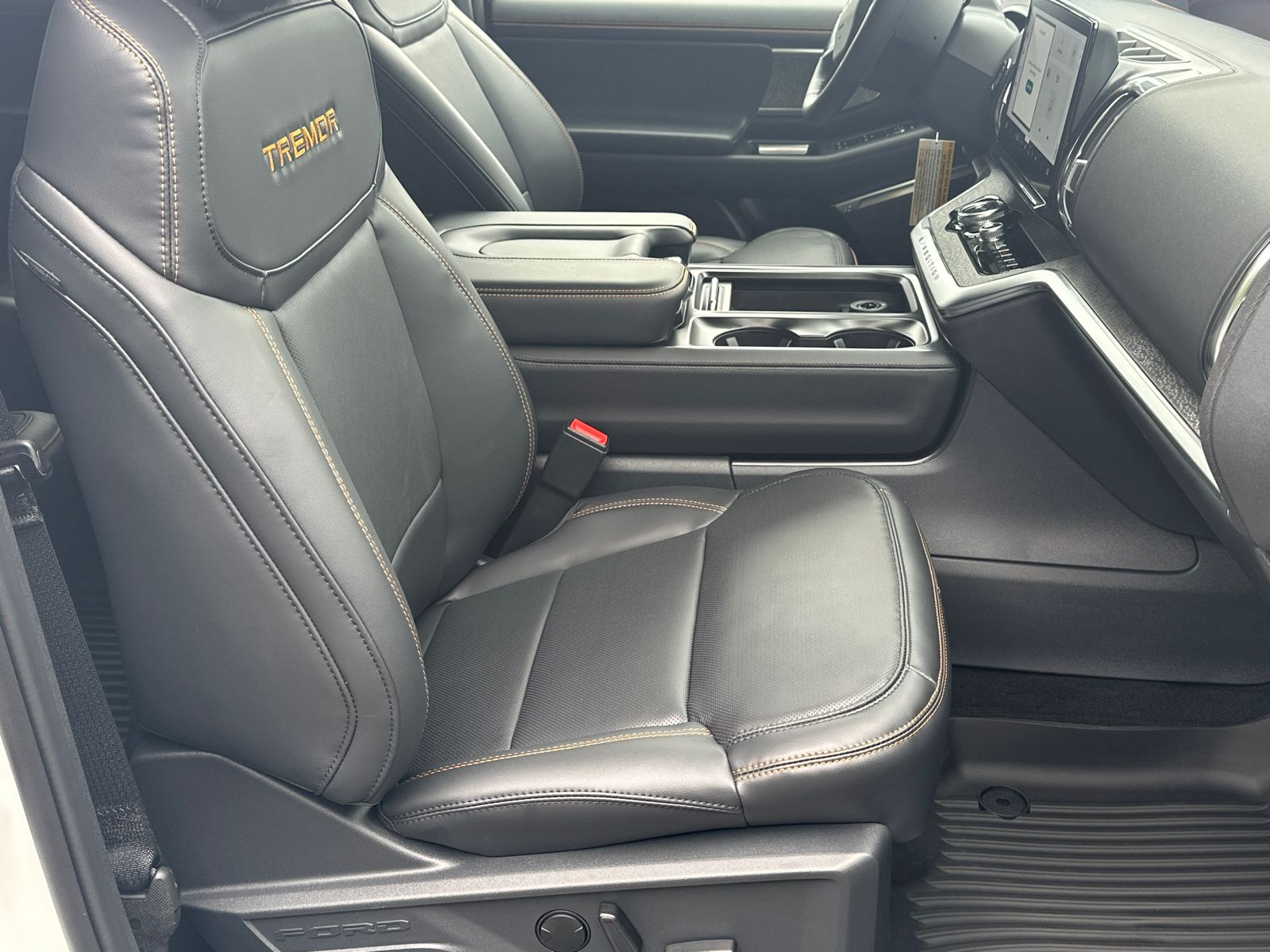 New 2026 Star White Metallic Tri-Coat Ford Tremor® image 14