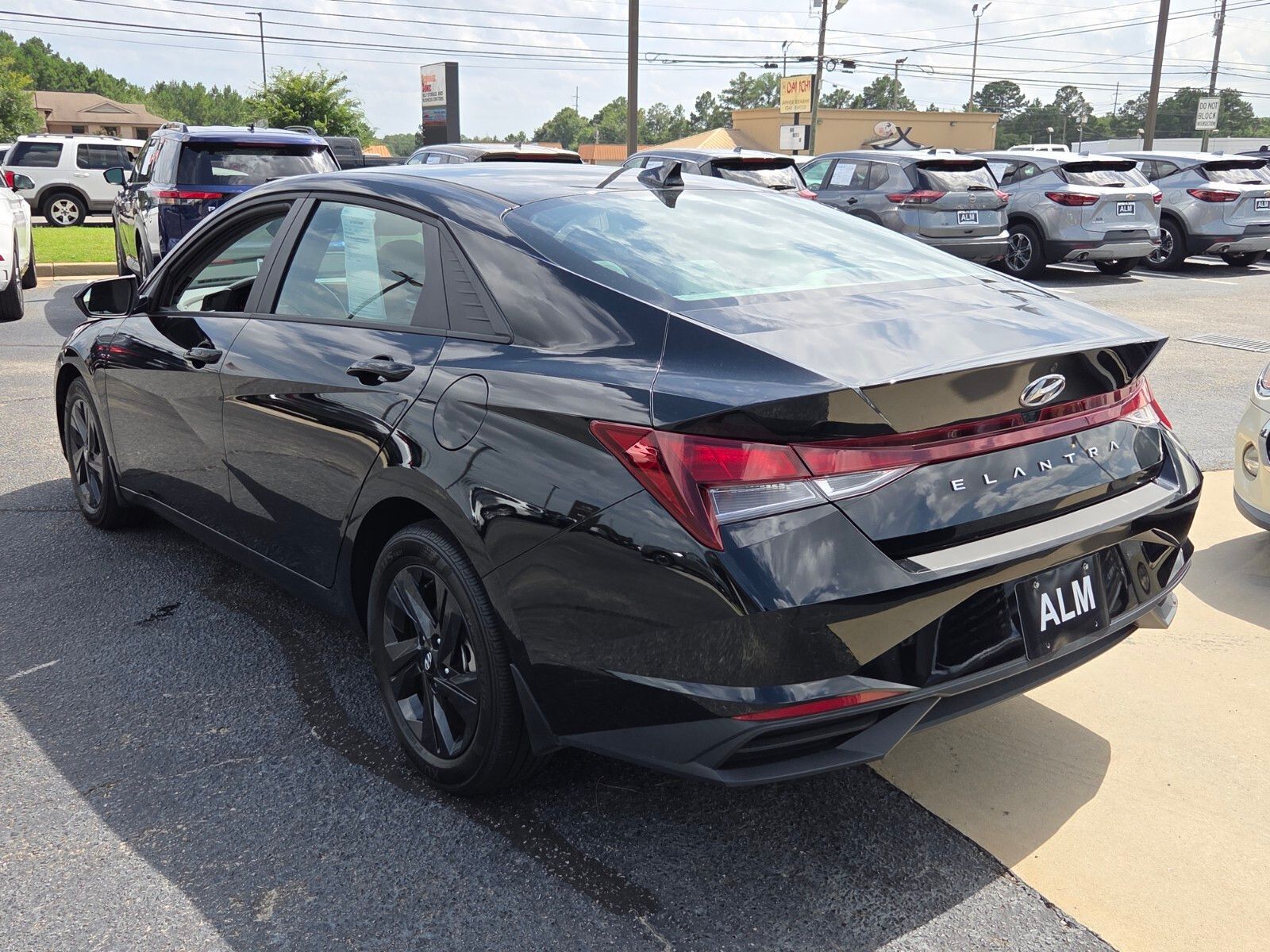 Used 2023 Black Hyundai SEL image 11